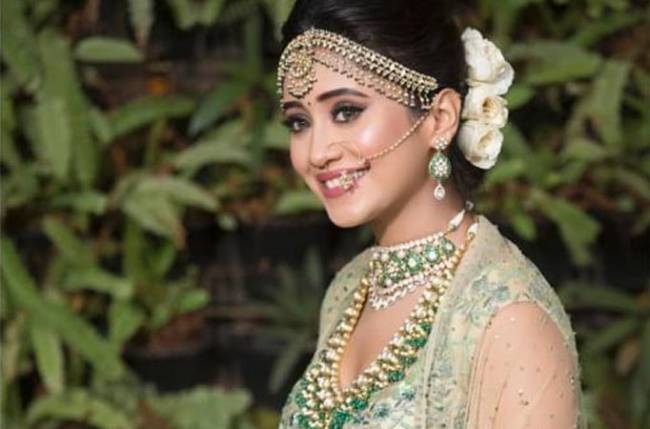 Yeh Rishta Kya Kehlata Hai’s Shivangi Joshi looks GORGEOUS in THIS bridal look