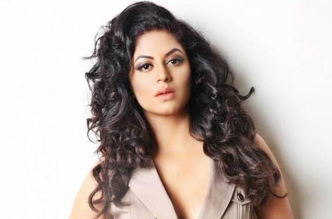 Kavita Kaushik reveals her witty side with her savage replies on social media