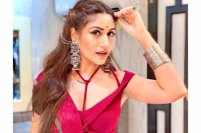 Naagin 5 actress Surbhi Chandna ends the weekend by gorging on delicious food