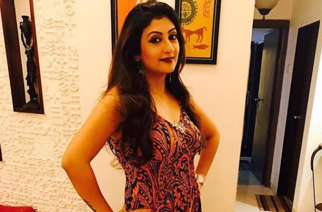 Juhi Parmar receives a birthday surprise from her ‘Shani’ co-stars