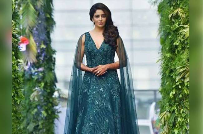 Nehha Pendse stuns in green gown
