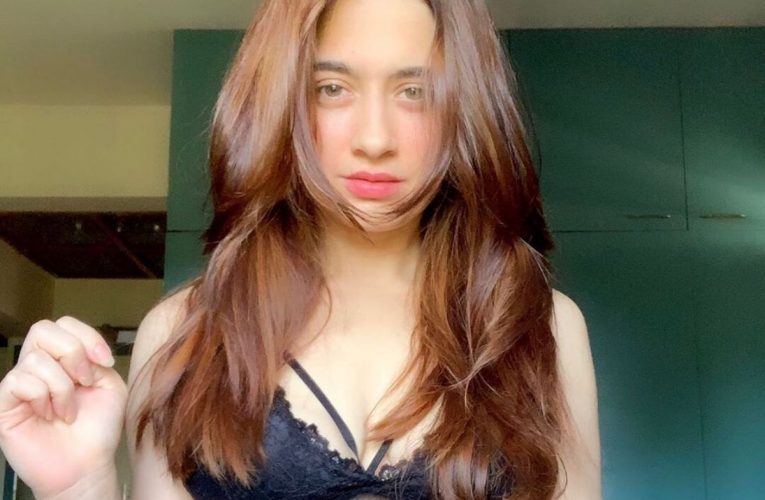 Sizzling! Check out the HOT cleavage pics of sensational telly actress Sanjeeda Sheikh